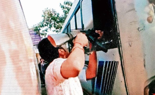 हत्या कर भाग रहे बदमाश को एसटीएफ ने यूं मार गिराया, बोल रहे थे लोग-जिंदा न छोड़िये...