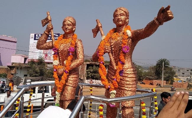 संताल हूल की नायिका को मिला सम्मान, डॉ लोइस मरांडी ने शिबू-हेमंत पर साधा निशाना