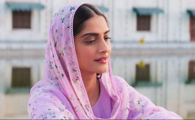 रूढ़िवादी होना खतरनाक होता है : सोनम कपूर