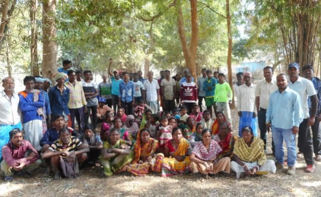 ठोस कचरा प्लांट शुरू करने गये संवेदक का पुलिस के सामने विरोध, ग्रामीणों ने वापस लौटाया