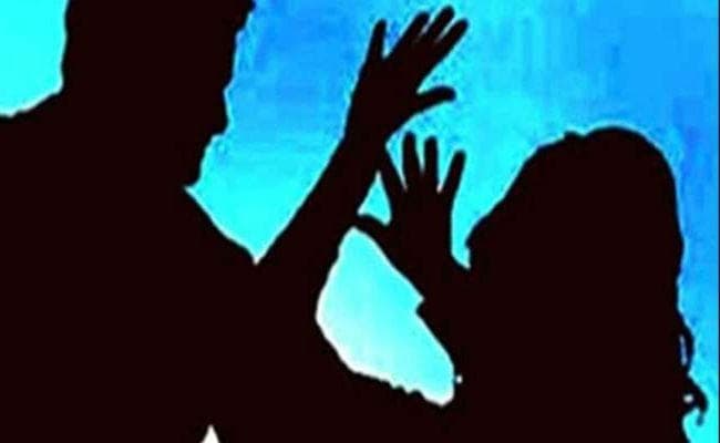 धनबाद : मेरी बेटी गायब है... माफिया सड़क पर कोयला गिरा देते हैं... टेंपो चालक मेरी बेटी को छेड़ता है ...कुछ करिए सर