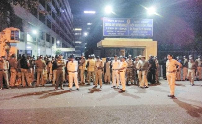 #MamataVsCBI : सीबीआई दफ्तर के बाहर CRPF के जवान तैनात, कोलकाता पुलिस हटी