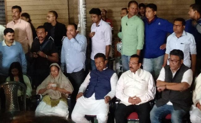 सीबीआई प्रकरण : ममता ने कहा, पागल हो गये हैं मोदी, मैं देश के लिए जान देने को तैयार हूं