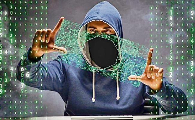 बंसवारी-बगीचे में सरगना, खेतों में गुर्गे, दिन भर जारी है ठगी का ऑनलाइन धंधा