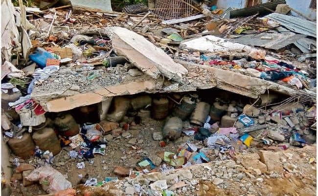 भागलपुर : घर में फटा अवैध मिनी एलपीजी सिलिंडर, विस्फोट से ढही दो घरों की दीवार, 10 लोग घायल