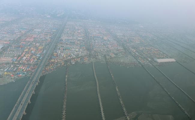 सुबह सात बजे तक दो करोड़ से अधिक लोगों ने गंगा में लगायी डुबकी