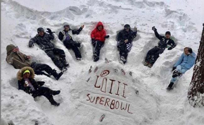 बर्फीली वादियों में इस अंदाज में दिखे प्रियंका चोपड़ा-निक जोनास, VIDEO