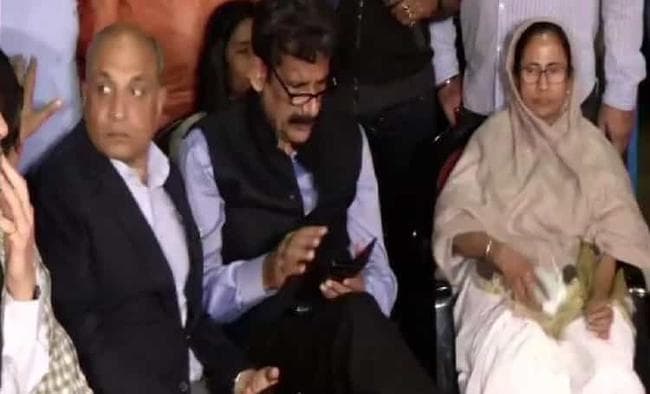 सीबीआई बनाम ममता : पश्चिम बंगाल की मुख्यमंत्री को मिला विपक्ष का समर्थन