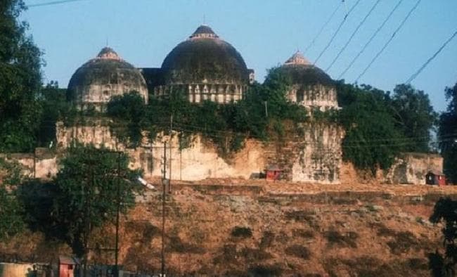 अयोध्या विवादित स्थल के निकट भूमि अधिग्रहण के कानून को कोर्ट में चुनौती