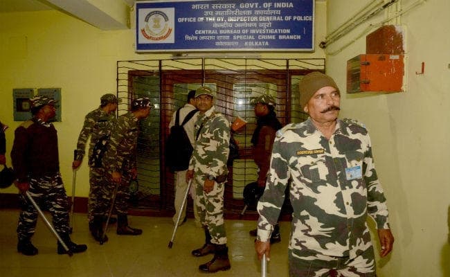 #CBIvsMamata सीबीआई के संयुक्त निदेशक को कोलकाता पुलिस ने भेजा नोटिस