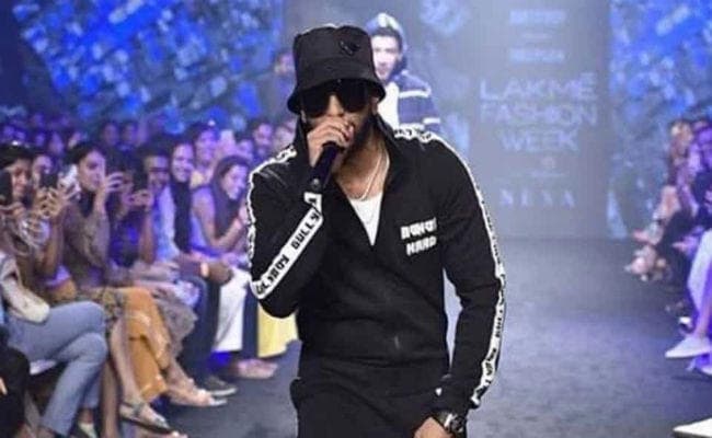 Gully Boy रणवीर सिंह ने Lakme Fashion Week में किया रैंप पर RAP