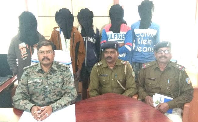 गुमला : किसान की पत्थर से कूचकर हत्या करने वाले हत्यारे गिरफ्तार