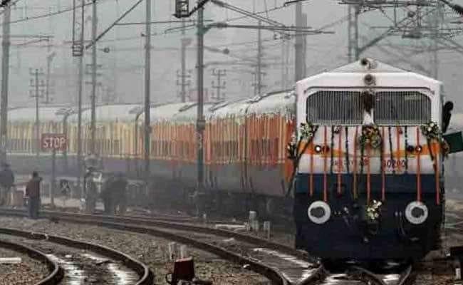 कोलकाता : आमलोगों की खास ट्रेन बनी अंत्योदय एक्सप्रेस