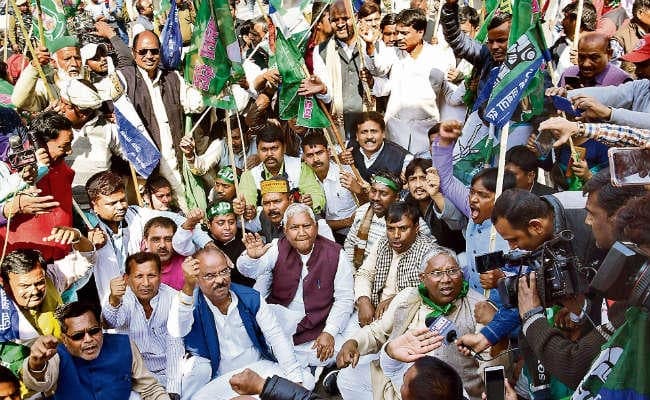 रालोसपा के बिहार बंद का दिखा आंशिक असर, 300 लोग गिरफ्तार, उपेंद्र को पीएमसीएच से मिली छुट्टी