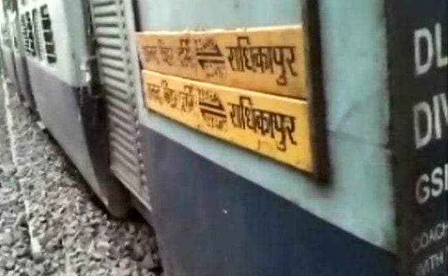 हाजीपुर-बछवारा-बरौनी रेल खंड पर ट्रेन सेवाएं बहाल, परिचालन शुरू