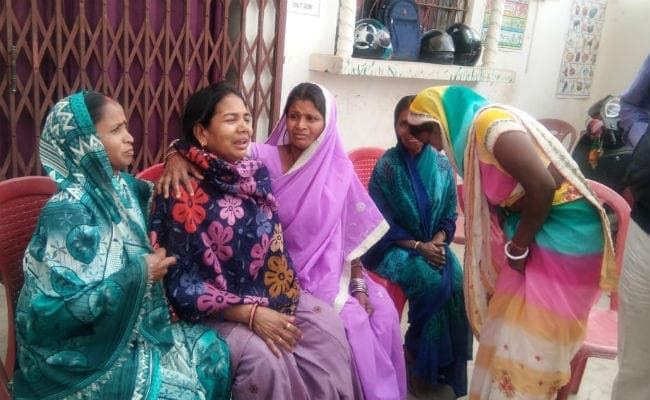 रात में प्रेमिका को कहा, मैं मर जाऊंगा, सुबह हॉस्टल के कमरे में मृत मिला शिक्षक