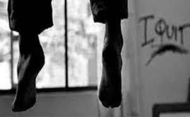 फेसबुक पर प्यार, धर्म आया आड़े तो दोनों फंदे से झूले, प्रेमिका की मौत