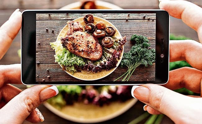 सोशल मीडिया करता है आपके खान-पान की आदतों को प्रभावित