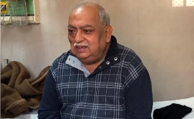 शायर मुनव्वर राना अस्पताल में भर्ती, डॉक्टरों ने कहा हालत स्थिर