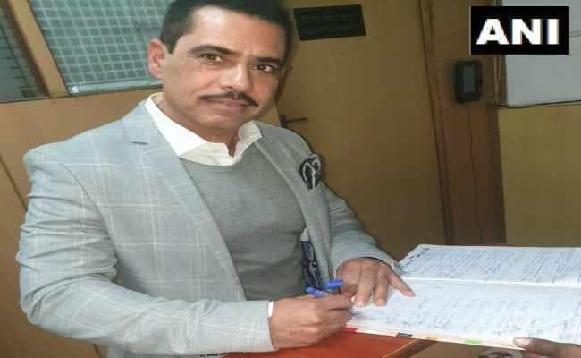 मनी लॉड्रिंग मामले में पूछताछ के लिए ईडी के कार्यालय पहुंचे रॉबर्ट वाड्रा