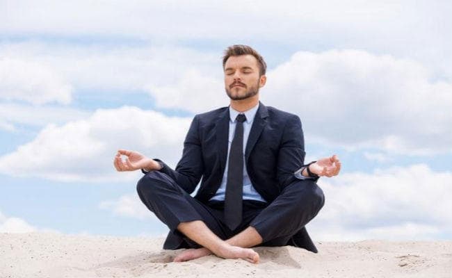 Research: काम की थकान दूर भगाने में भी कारगर है Yoga और Meditation