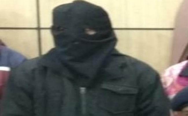 ढाई साल के बेटे को बलि चढ़ा देने वाले निर्दयी पिता को पुलिस ने दबोचा