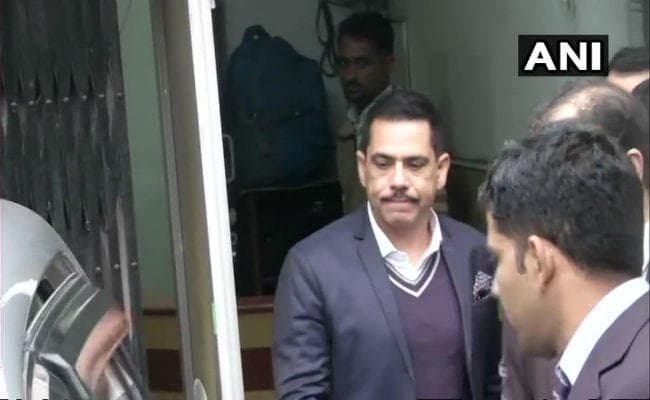 मनी लॉन्ड्रिंग केस: दूसरे दिन की पूछताछ के बीच ED ने वाड्रा को दिया लंच ब्रेक, पूछे जा रहे हैं 40 सवाल