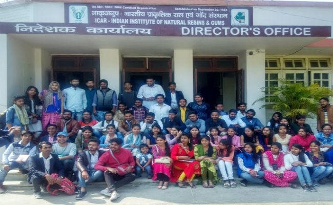 संत कोलंबस कॉलेज हजारीबाग के छात्रों ने रांची में लिया लाह उत्‍पादन तकनीक के बारे में जानकारी