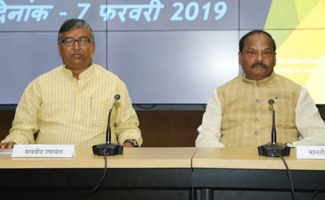 20 सूत्री समिति की बैठक में बोले रघुवर दास : जन कल्याणकारी योजनाओं को घर-घर तक पहुंचाएं