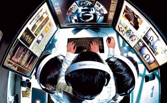 गंवई मजदूर थे, साइबर ठगी में उतरे तो करने लगे हवाई यात्रा, जमीन-फ्लैट और महंगी बाइक हैं खास शौक