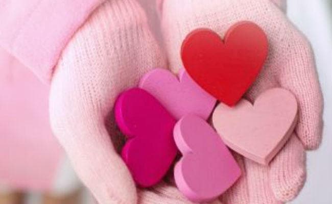 Valentine''s Week: ‘प्रेम’ को बोलकर नहीं जताया जा सकता, यह अनलिमिटेड पैकेज है...