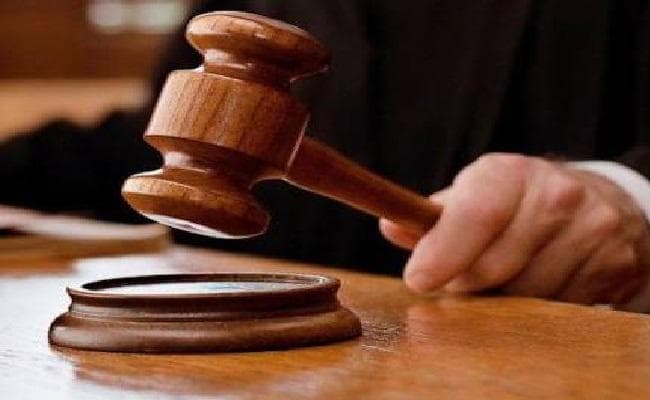 न्यायालय ने कहा, अपनी और हाथी की मूर्तियां बनाने पर खर्च हुआ धन लौटायें