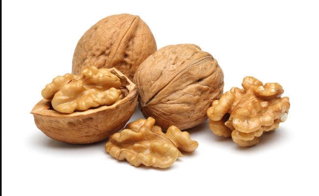 अखरोट खाने से कम हो सकता है डिप्रेशन का खतरा : अध्ययन