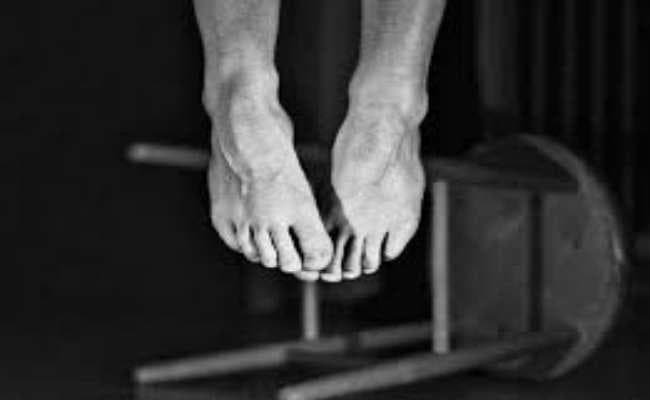 झुमरीतिलैया :  निवेशकों के दबाव में रोज वैली के एजेंट ने दे दी जान