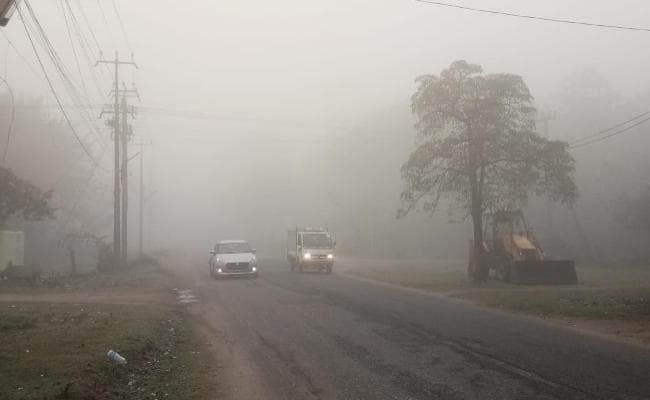 झारखंड में बारिश के बाद कई जिलों में छाया घना कोहरा, लोग परेशान