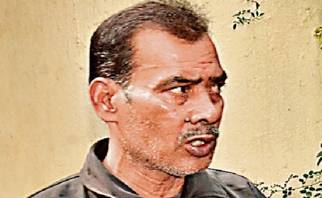 कतरास : सीबीआइ ने कोलियरी के चीफ कैशियर को रिश्वत लेते पकड़ा