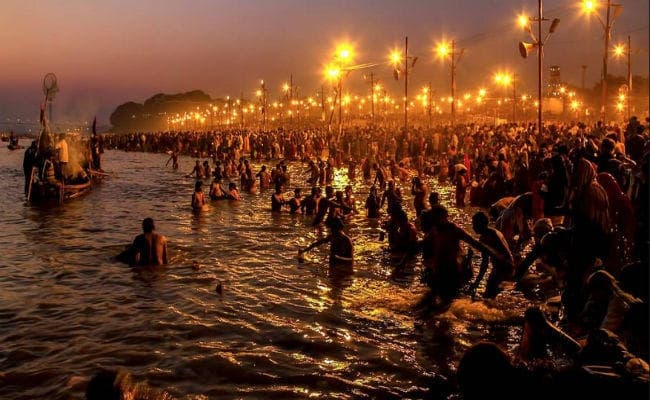 तीसरा शाही स्नान: सूर्योदय से पहले ही लाखों श्रद्धालुओं ने लगायी डुबकी, ‘हर हर गंगे” से गूंजा प्रयागराज