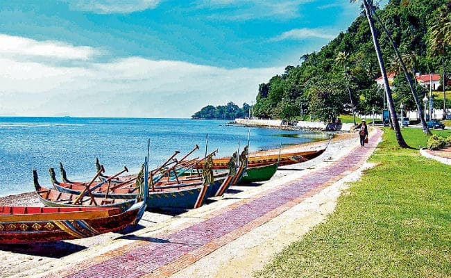 दुनिया के प्राचीन स्थलों में से एक है कंबोडिया का अंकोरवाट