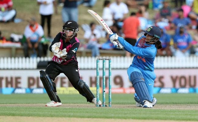 न्यूजीलैंड ने भारतीय महिला क्रिकेट टीम को दो रन से हराया, 3-0 से क्लीनस्वीप किया