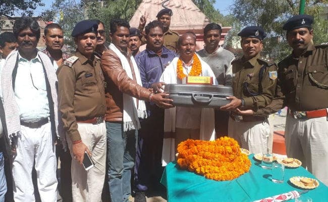 हवलदार भुवाली राम को 39 वर्ष के सेवा के बाद दी गयी विदाई, सभी ने सराहा