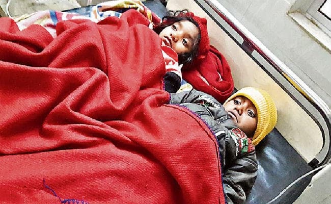 लोहरदगा : प्रसाद खाने से 50 बच्चे हुए बीमार