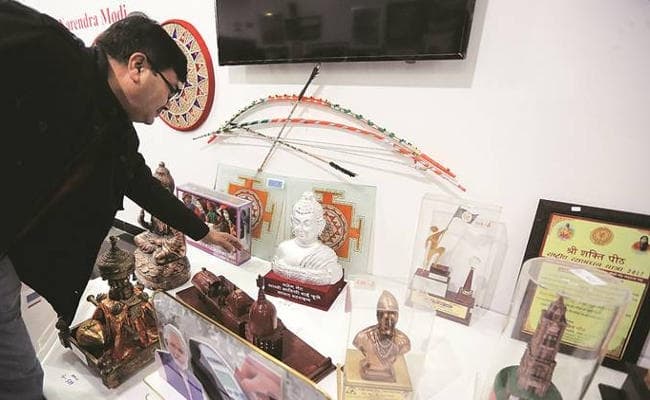 मोदी के 1800 गिफ्ट्स की नीलामी पूरी, 200 गुना तक ज्यादा मिली कीमत