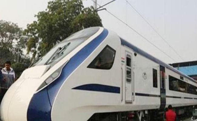 वंदे भारत : दिल्ली-वाराणसी के बीच दौड़ेगी देश की सबसे तेज गति वाली ट्रेन, किराया जान रह जाएंगे दंग