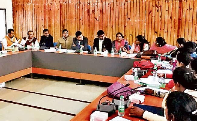 रांची : जिप सदस्य बोले, पहले हमारा मानदेय बढ़ायें, बाद में अध्यक्ष व उपाध्यक्ष के लिए खरीदें वाहन