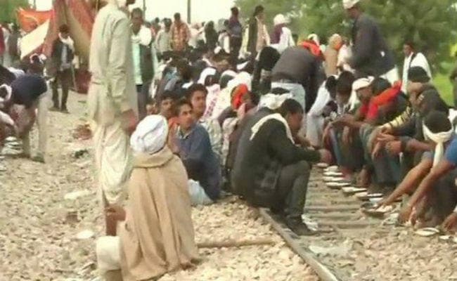 आरक्षण की मांग : गुर्जरों का आंदोलन पांचवें दिन भी जारी, 3 ट्रेनें रद्द, दो का रुट बदला गया