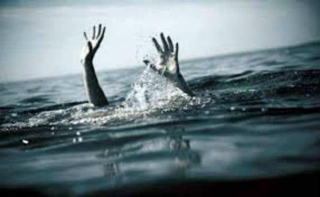 बिहार: मधेपुरा में डूबने से आधा दर्जन लोगों की मौत, भागलपुर में दो युवतियों को नाविक ने काल के मुंह से खींचा