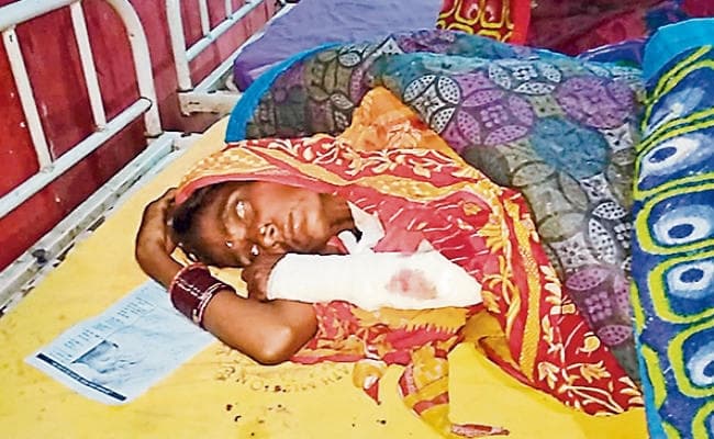 बगहा : शादी को लेकर भाई से हुई थी कहासुनी, बहन को मार डाला, मां का भी हाथ काटा