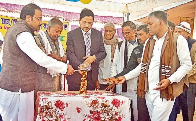 बक्सर : जिस स्कूल से पढ़े डीसीपी, बदहाली देख किया कायाकल्प, जानें क्या-क्या दिया विद्यालय को