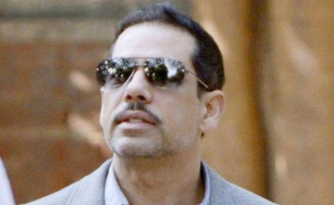 रॉबर्ट वाड्रा से पूछताछ के लिए आयकर विभाग के अधिकारी आज फिर उनके घर पहुंचे, कल हुई थी आठ घंटे तक पूछताछ