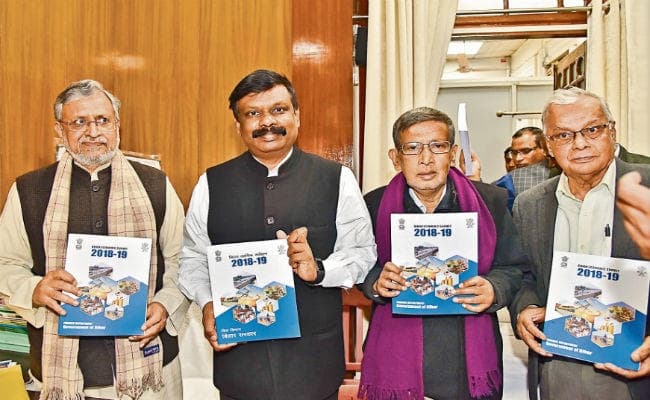 बिहार बजट : विकास की सवारी सबकी हिस्सेदारी, नया टैक्स नहीं, 70 हजार स्थायी नियुक्तियां, पटना मेट्रो के लिए 17, 887 करोड़